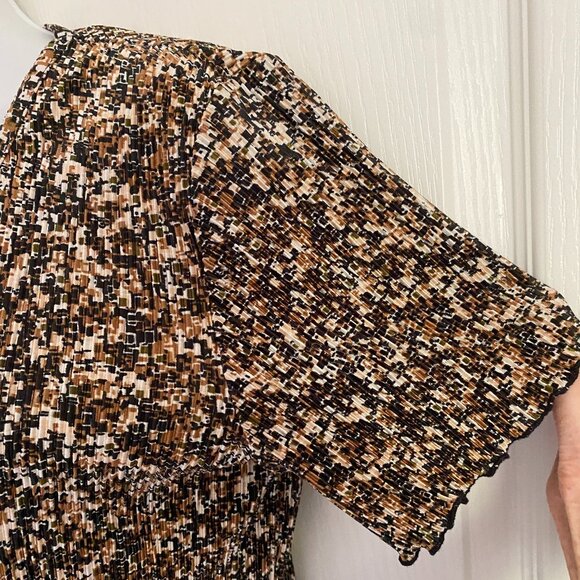 Loose fitting, light, summery, dressy, short sleeved top - Picture 3 of 12